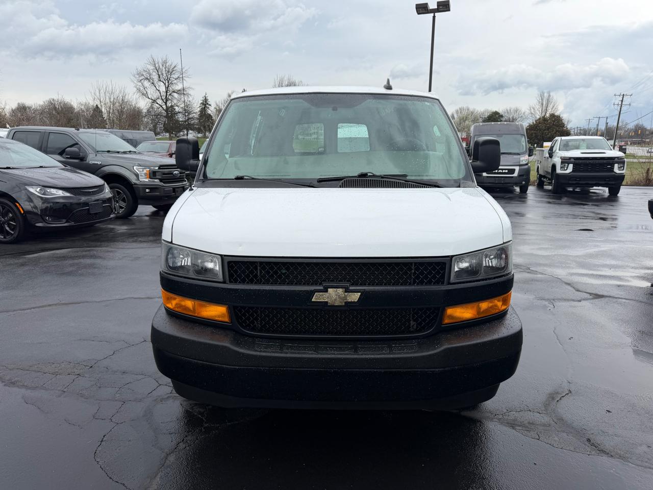 Chevrolet Express Cargo Van RWD 2500 155" 2021
