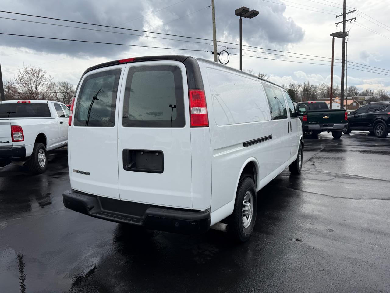 Chevrolet Express Cargo Van RWD 2500 155" 2021