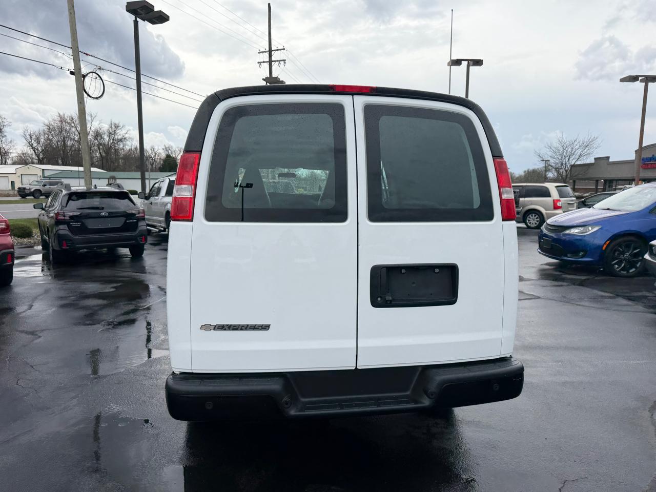 Chevrolet Express Cargo Van RWD 2500 155" 2021