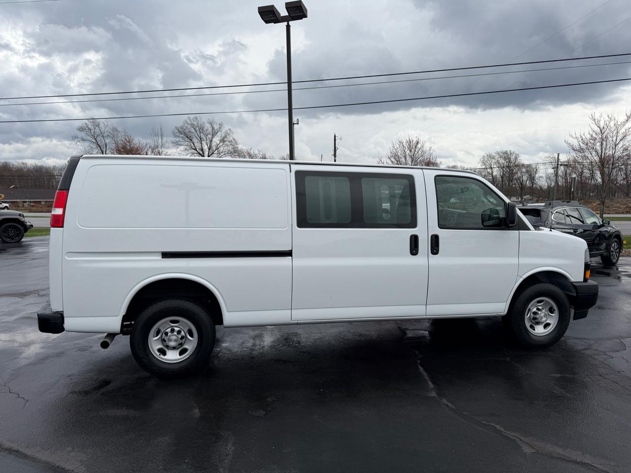 Chevrolet Express Cargo Van RWD 2500 155" 2021