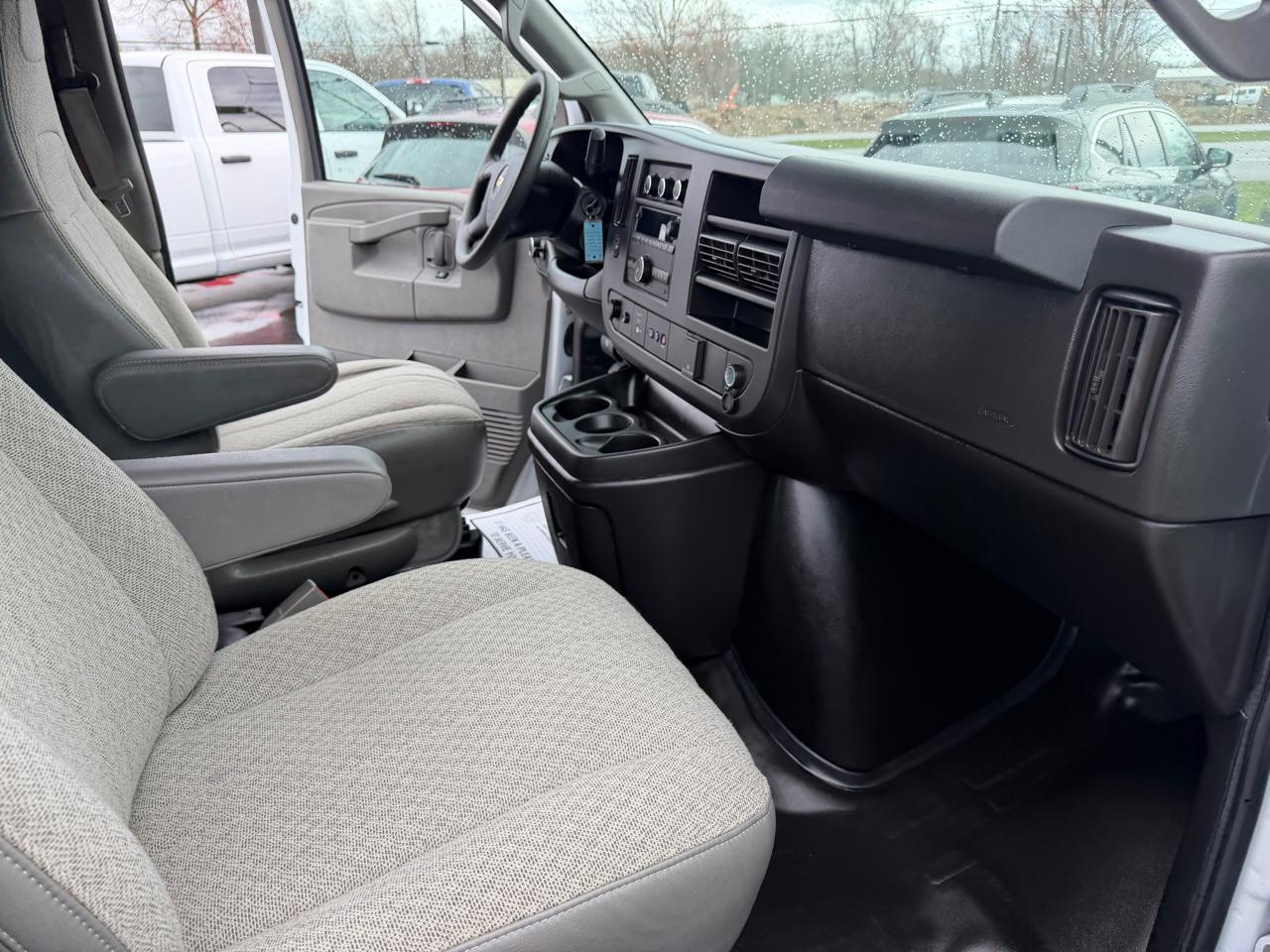Chevrolet Express Cargo Van RWD 2500 155" 2021