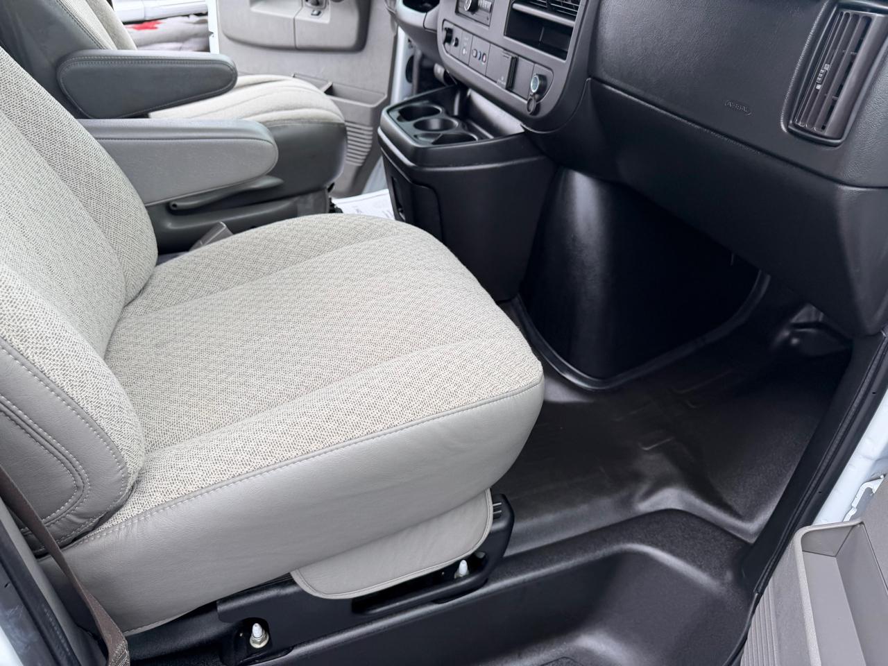 Chevrolet Express Cargo Van RWD 2500 155" 2021