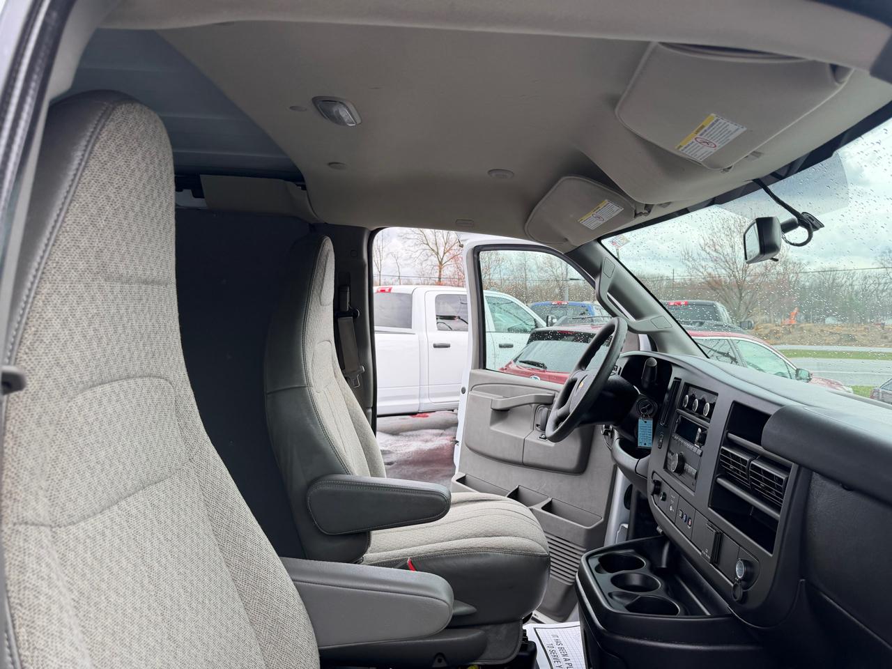 Chevrolet Express Cargo Van RWD 2500 155" 2021