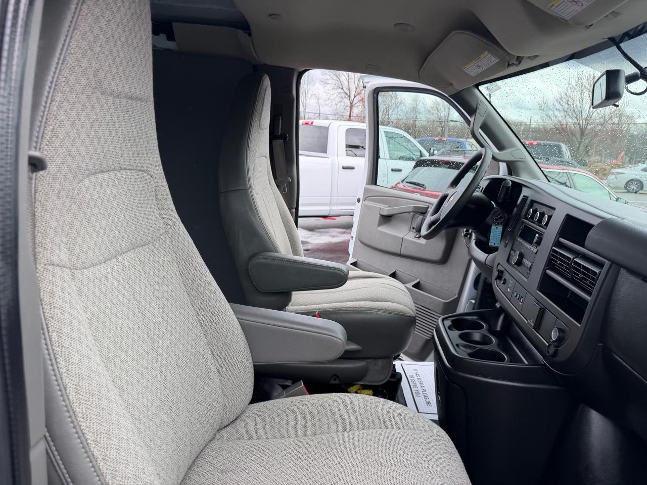 Chevrolet Express Cargo Van RWD 2500 155" 2021