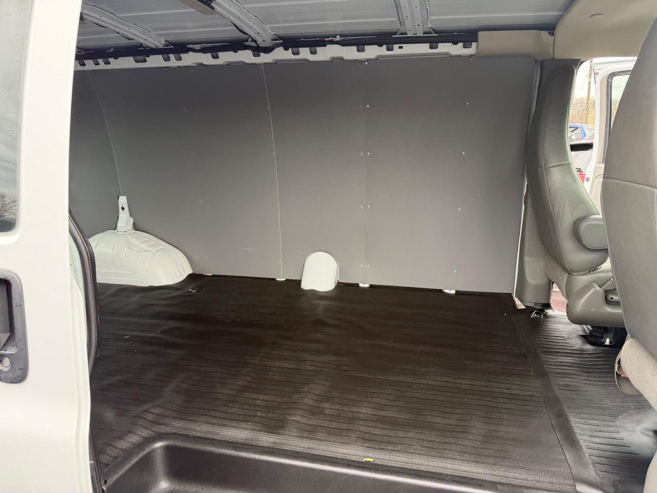 Chevrolet Express Cargo Van RWD 2500 155" 2021