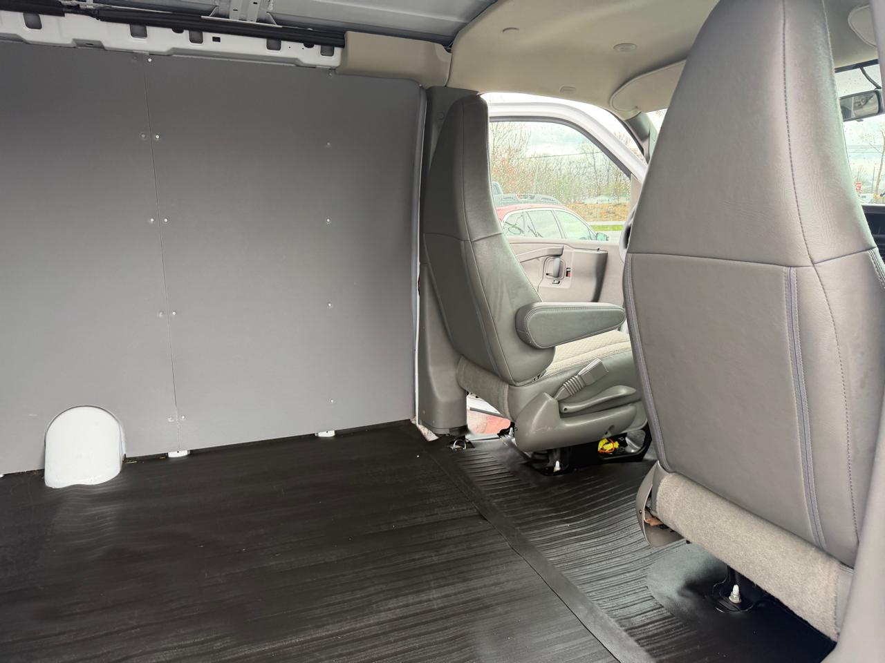 Chevrolet Express Cargo Van RWD 2500 155" 2021