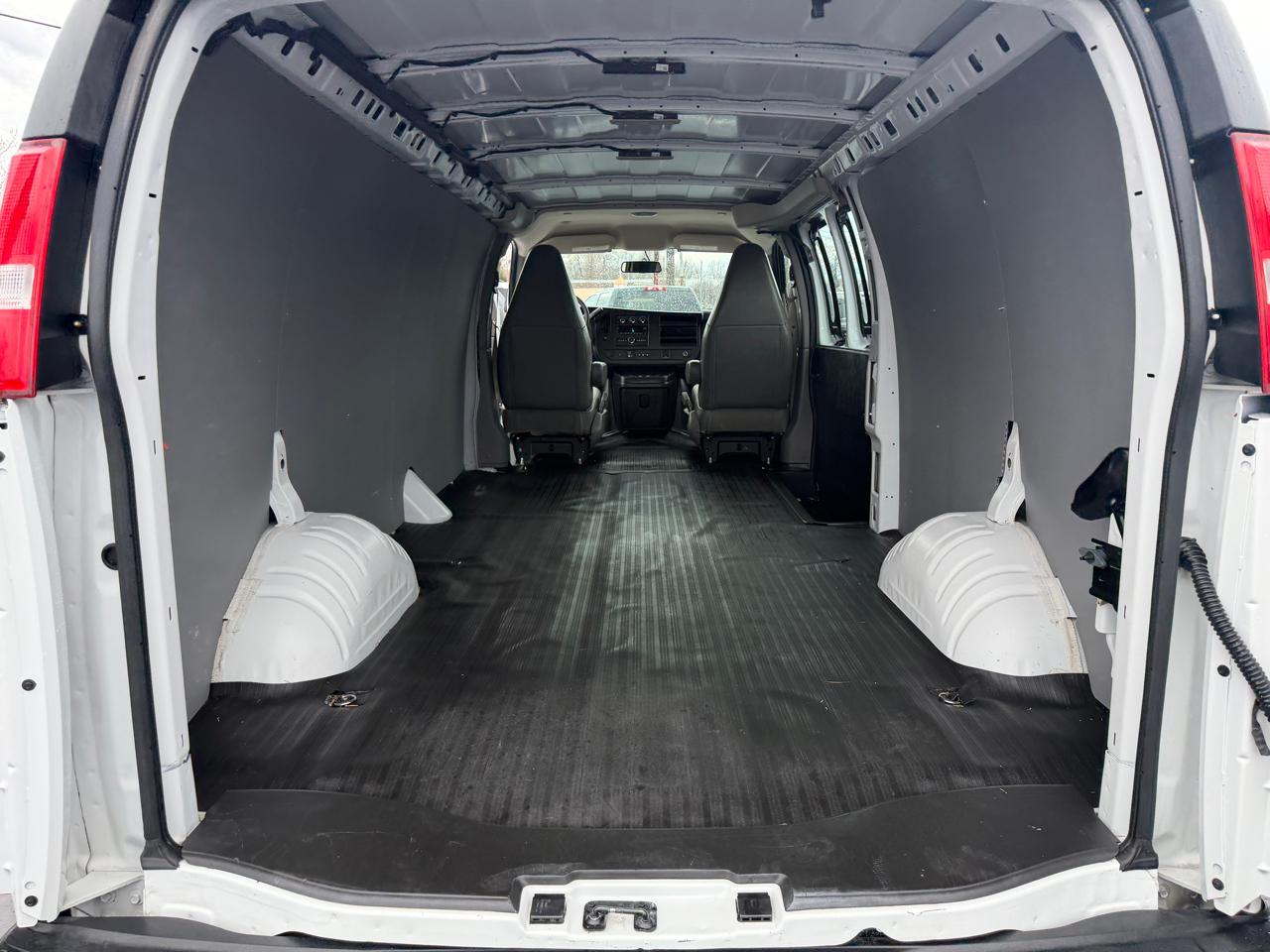 Chevrolet Express Cargo Van RWD 2500 155" 2021