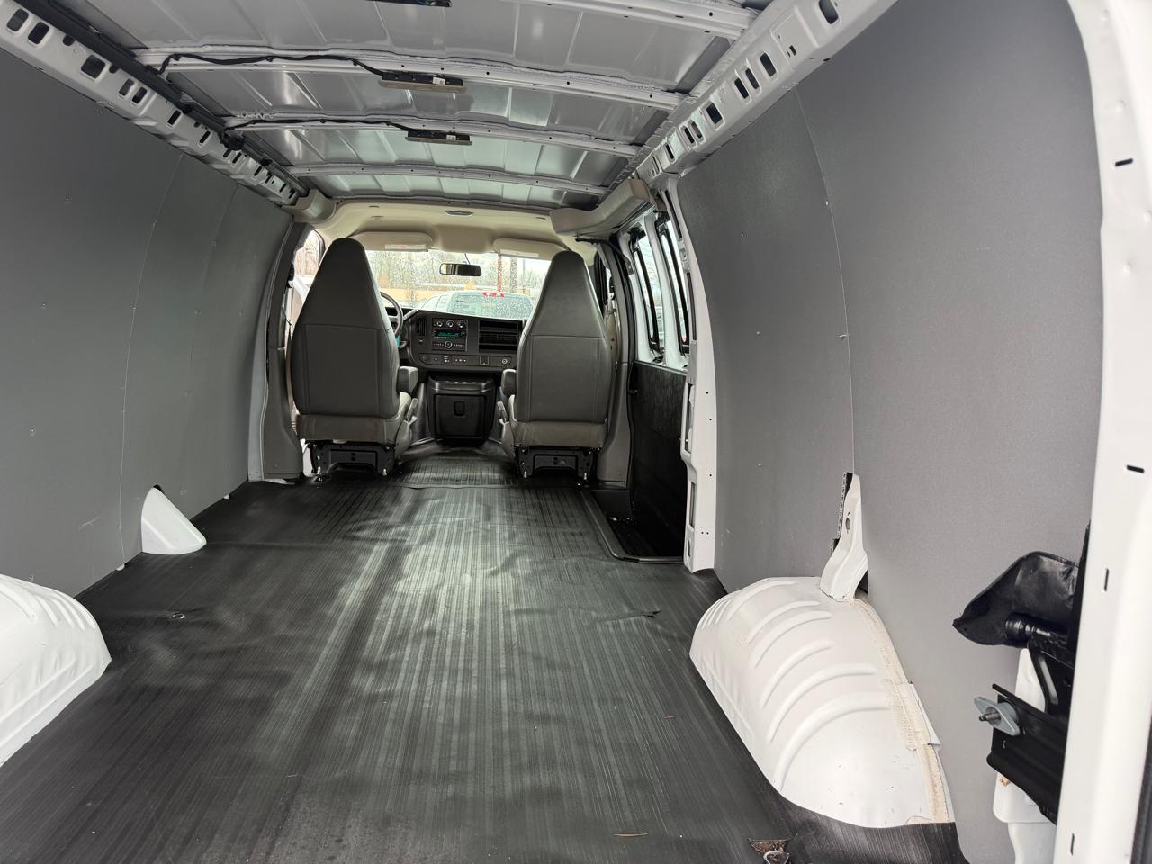 Chevrolet Express Cargo Van RWD 2500 155" 2021