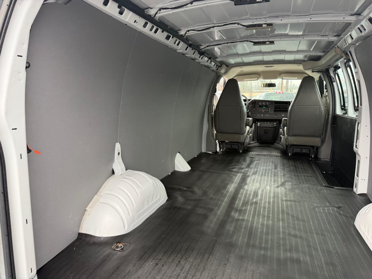 Chevrolet Express Cargo Van RWD 2500 155" 2021