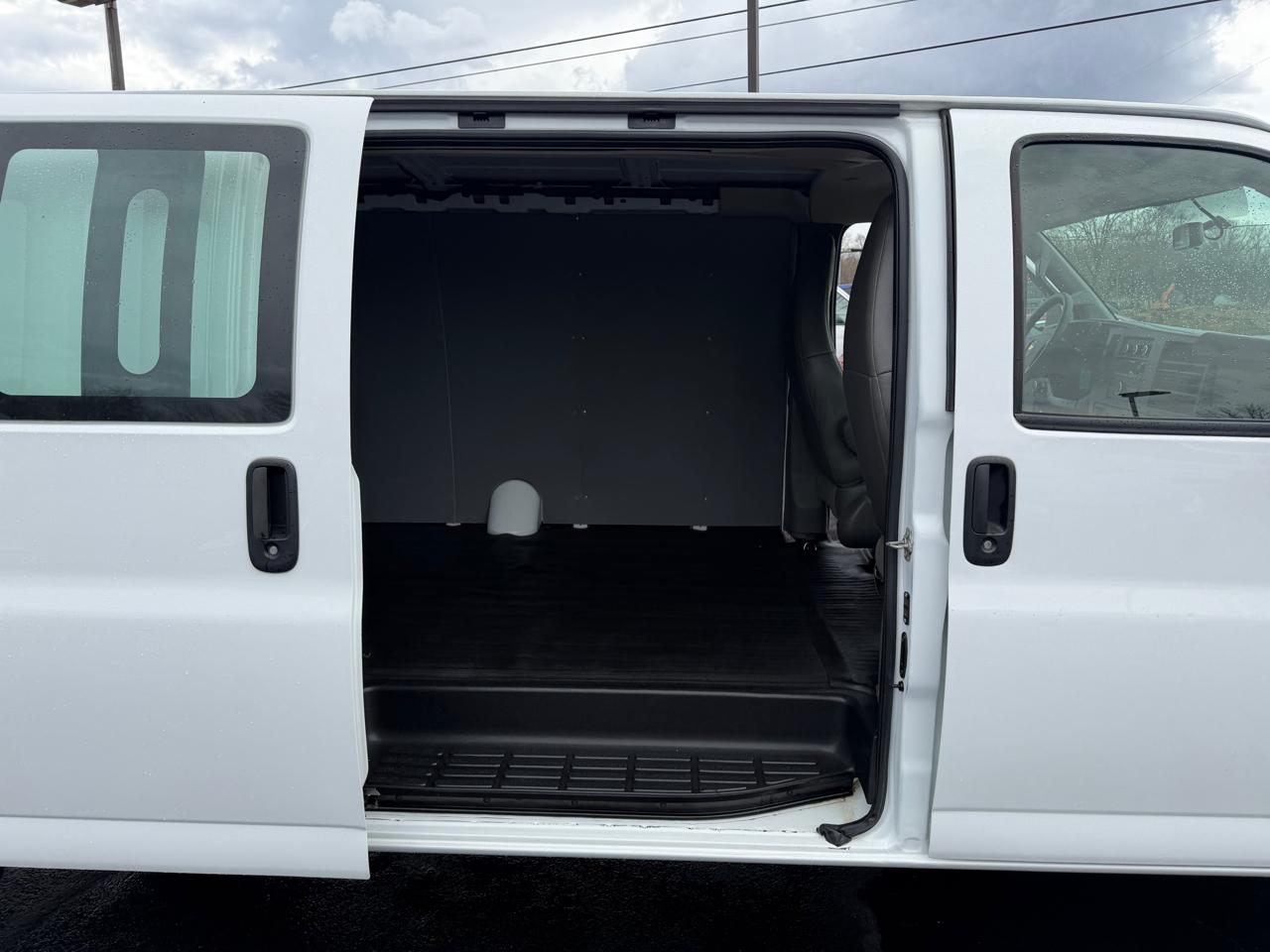 Chevrolet Express Cargo Van RWD 2500 155" 2021