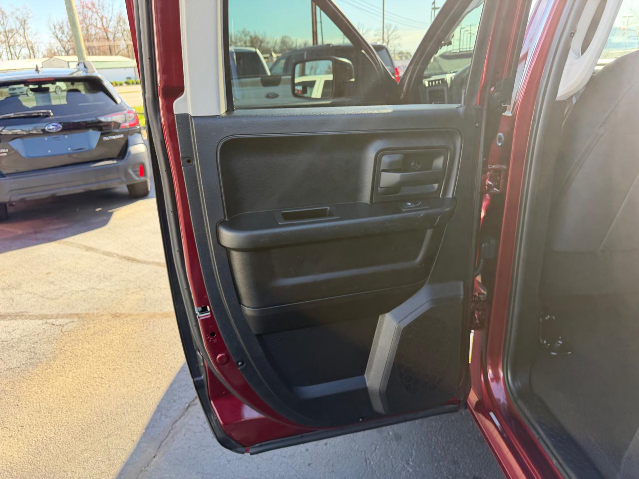 RAM 1500 Classic Tradesman 4x2 Quad Cab 6'4" Box 2019