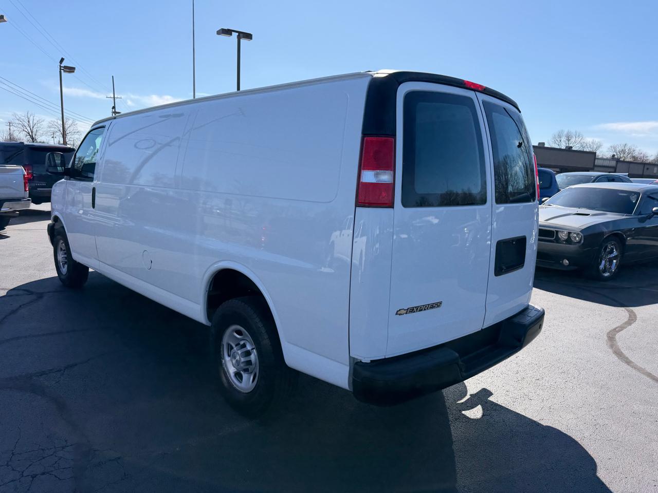 Chevrolet Express Cargo Van RWD 2500 155" 2021