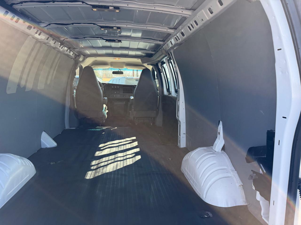 Chevrolet Express Cargo Van RWD 2500 155" 2021