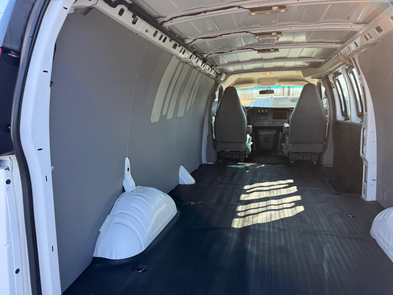 Chevrolet Express Cargo Van RWD 2500 155" 2021