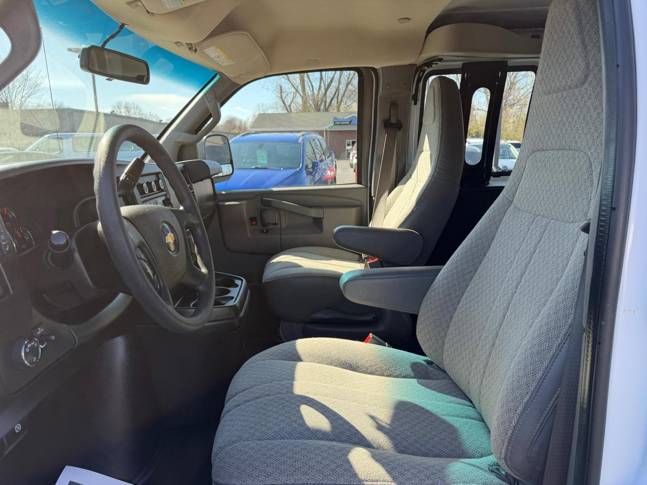 Chevrolet Express Cargo Van RWD 2500 155" 2021