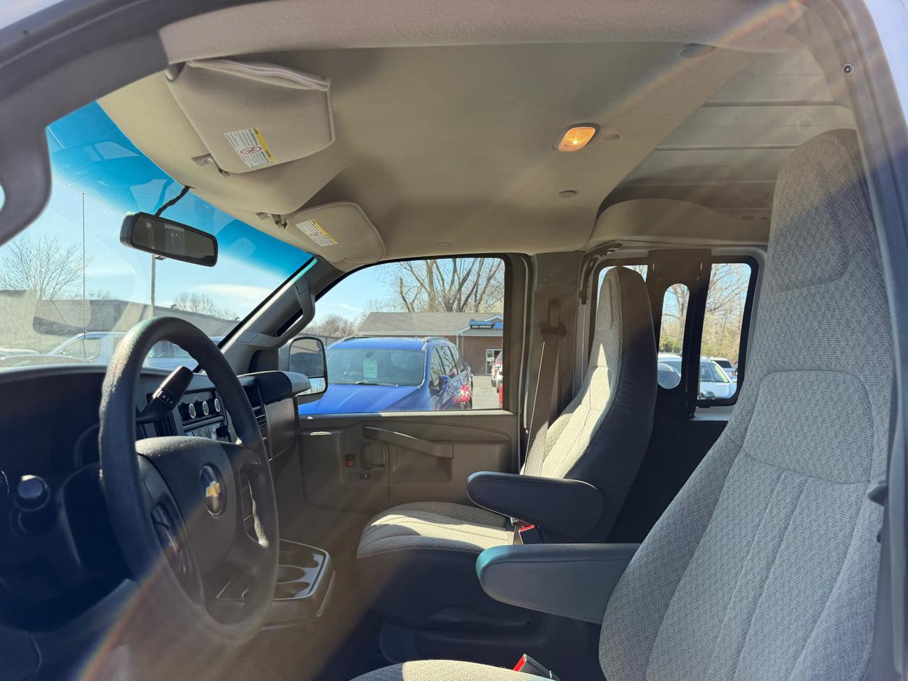 Chevrolet Express Cargo Van RWD 2500 155" 2021