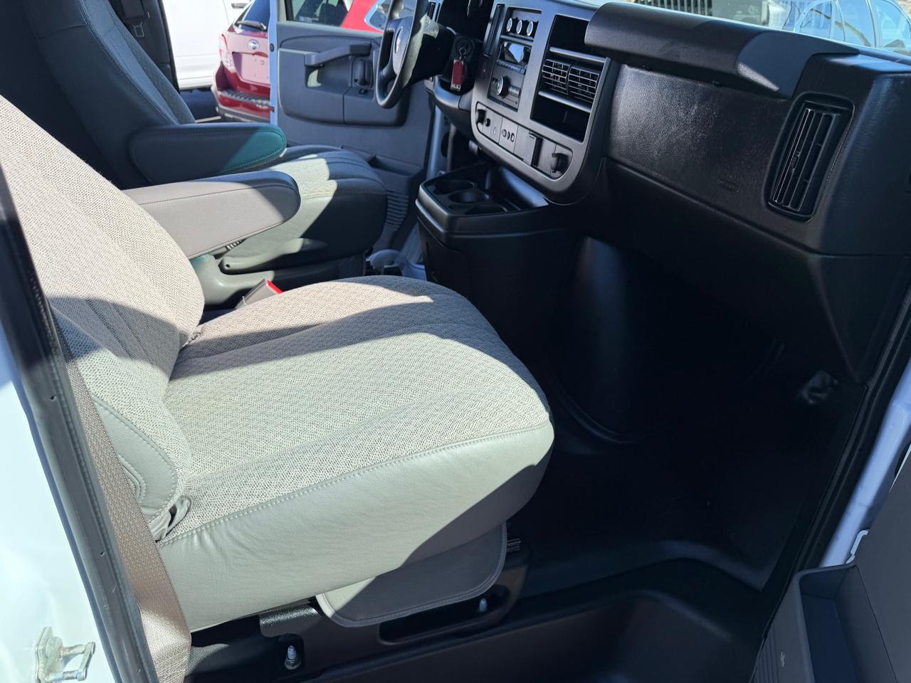 Chevrolet Express Cargo Van RWD 2500 155" 2021