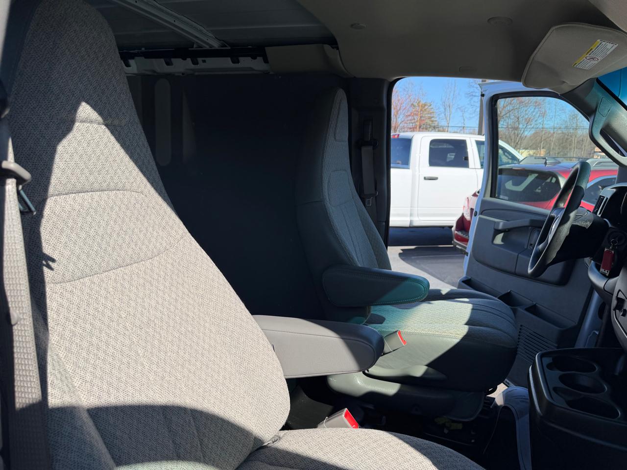 Chevrolet Express Cargo Van RWD 2500 155" 2021