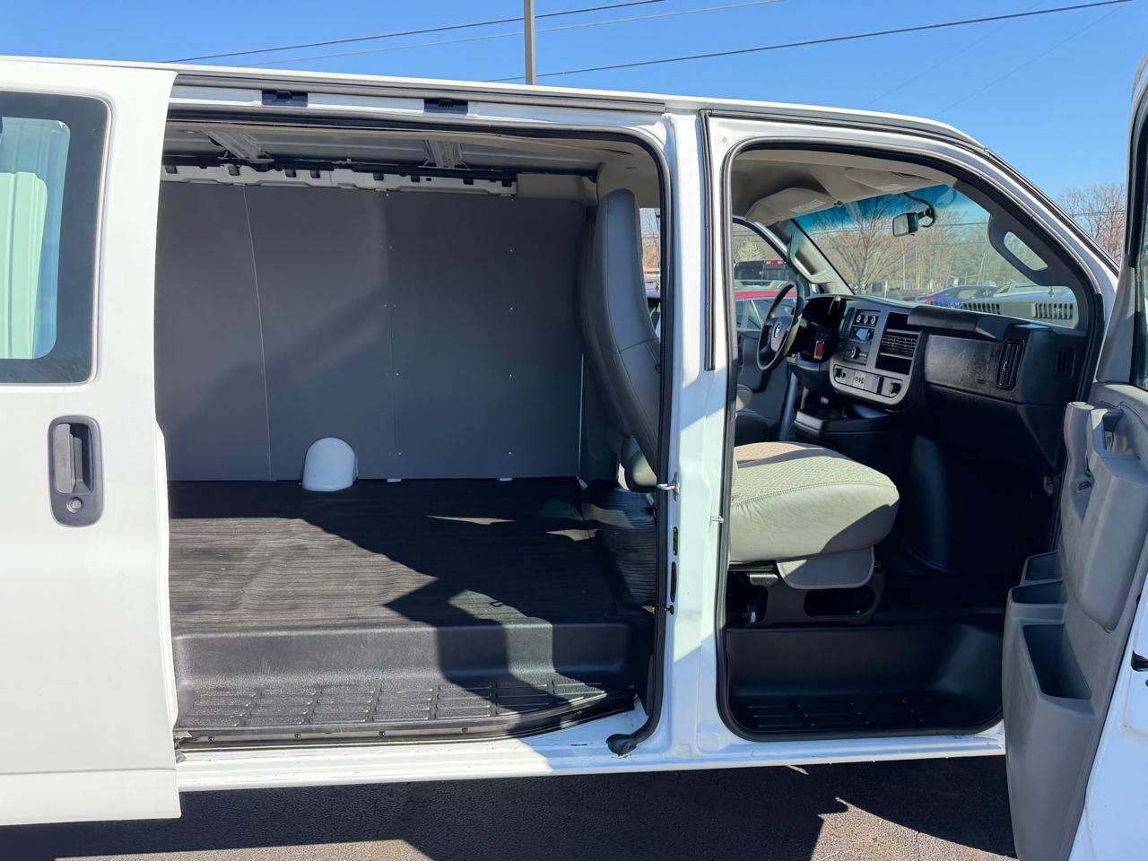 Chevrolet Express Cargo Van RWD 2500 155" 2021