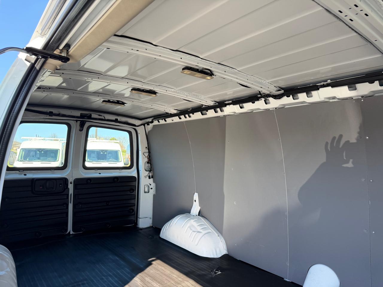 Chevrolet Express Cargo Van RWD 2500 155" 2021