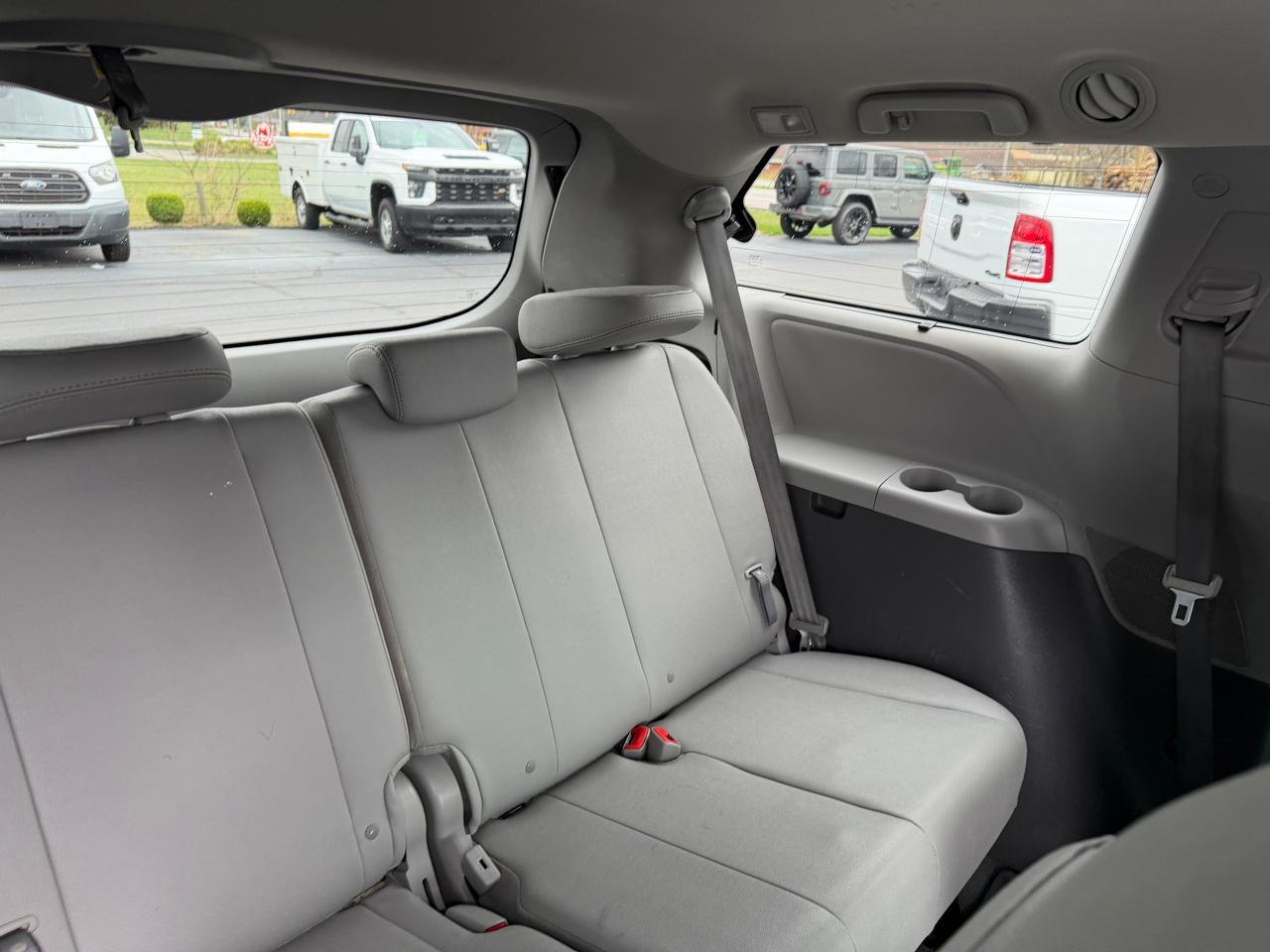 Toyota Sienna XLE Auto Access Seat FWD 7-Passenger (Natl) 2017