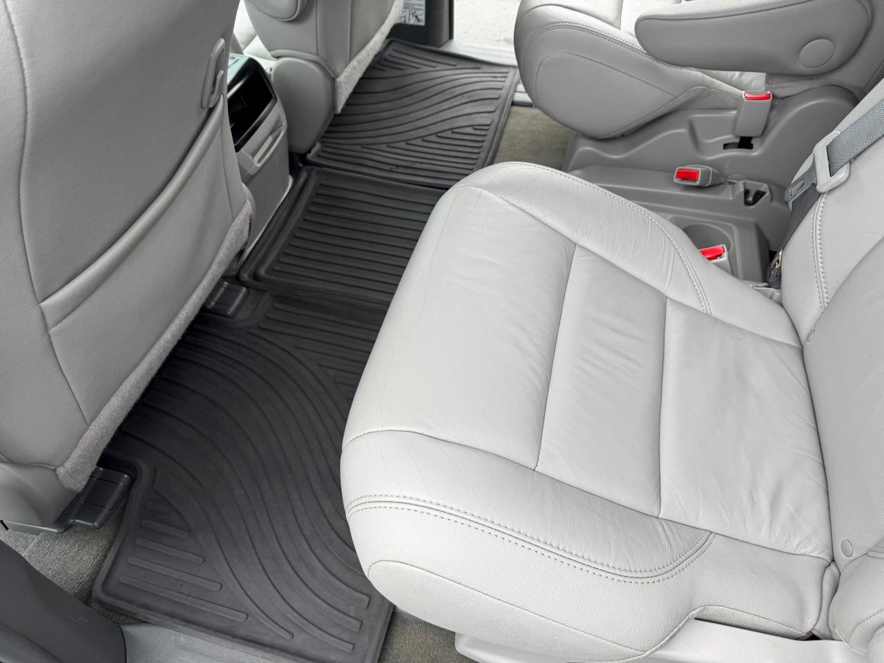 Toyota Sienna XLE Auto Access Seat FWD 7-Passenger (Natl) 2017