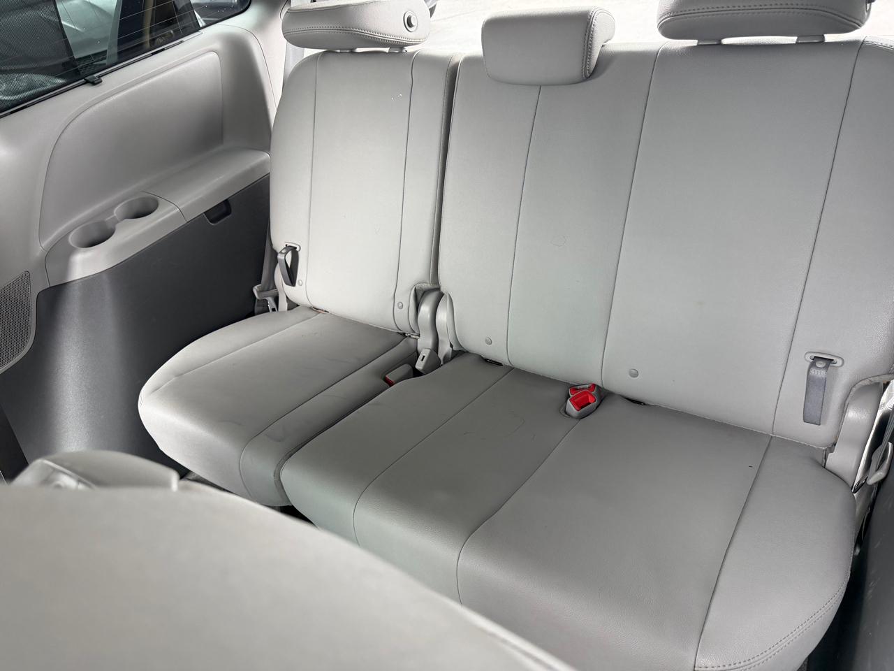 Toyota Sienna XLE Auto Access Seat FWD 7-Passenger (Natl) 2017