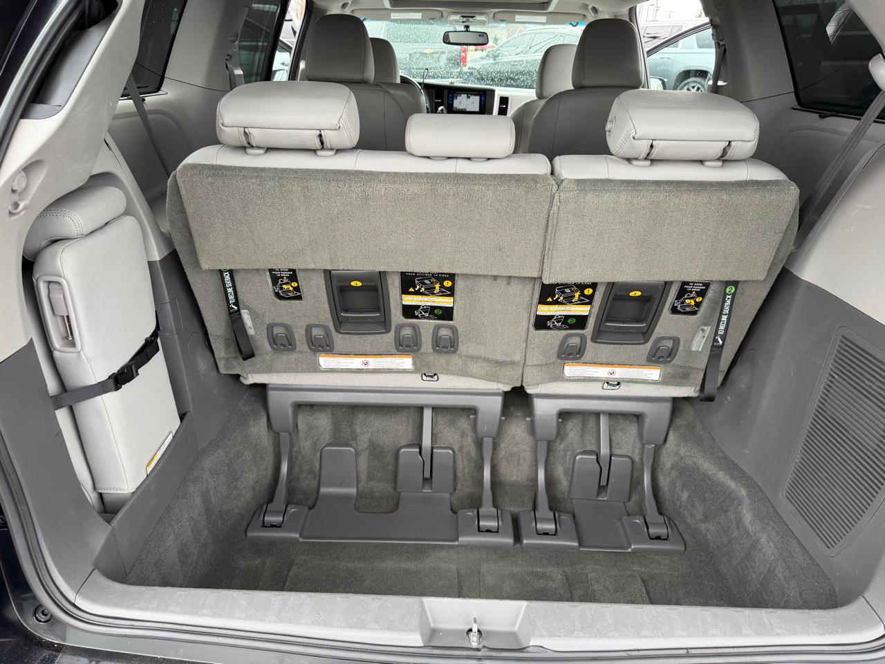 Toyota Sienna XLE Auto Access Seat FWD 7-Passenger (Natl) 2017