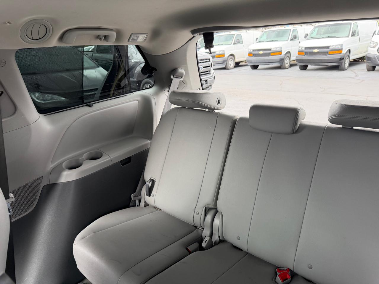 Toyota Sienna XLE Auto Access Seat FWD 7-Passenger (Natl) 2017