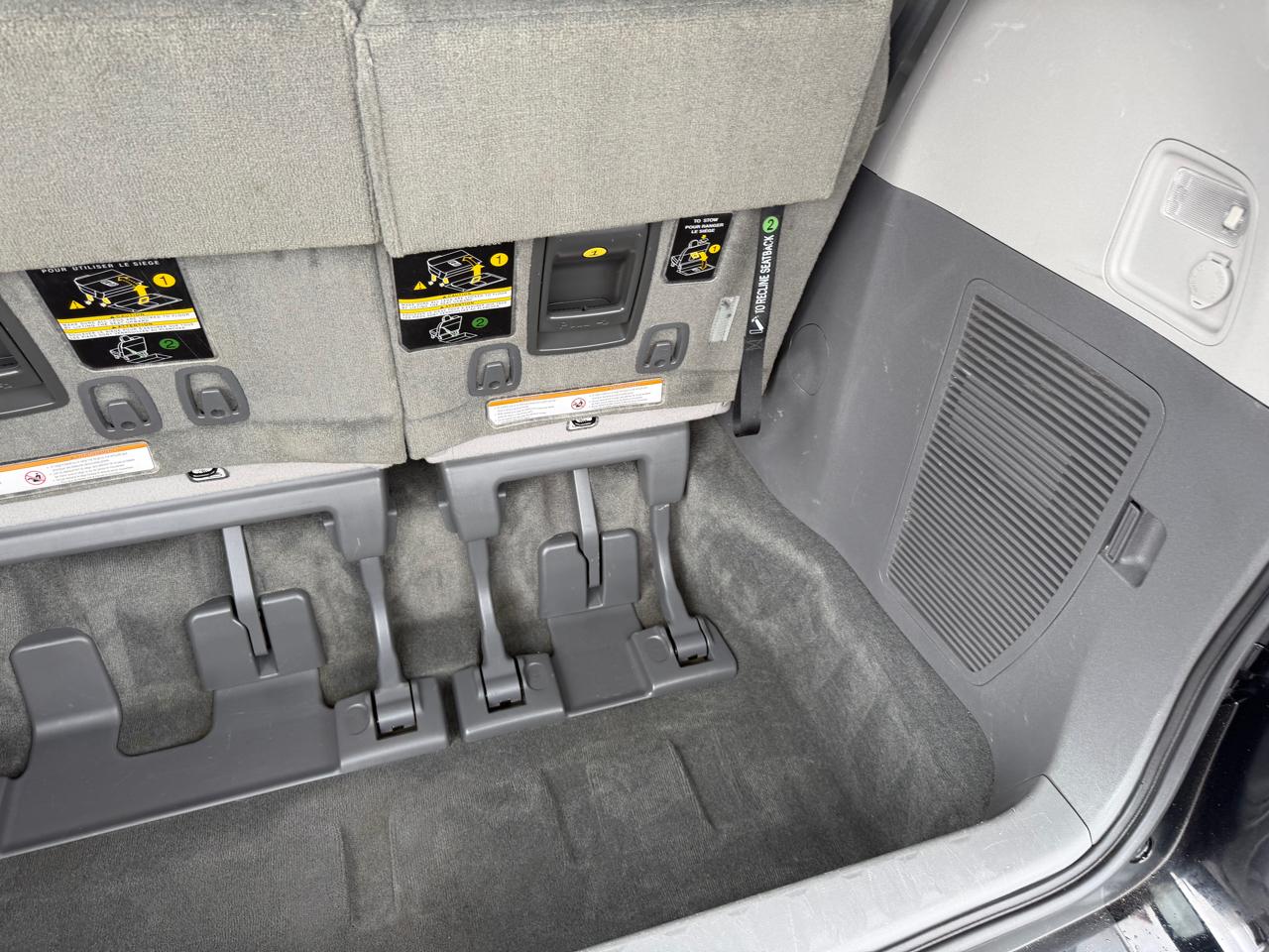 Toyota Sienna XLE Auto Access Seat FWD 7-Passenger (Natl) 2017