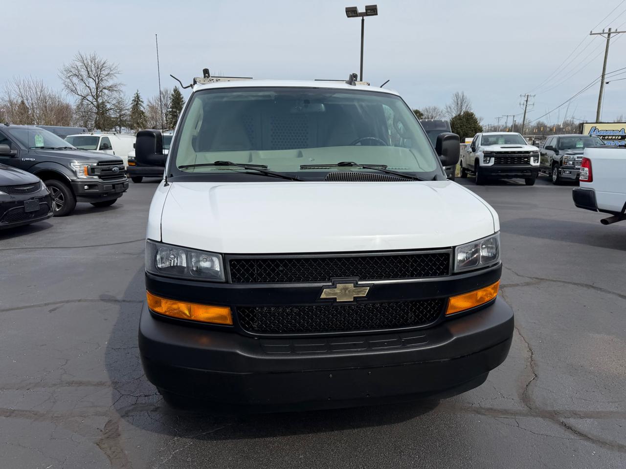 Chevrolet Express Cargo Van RWD 2500 135" 2021