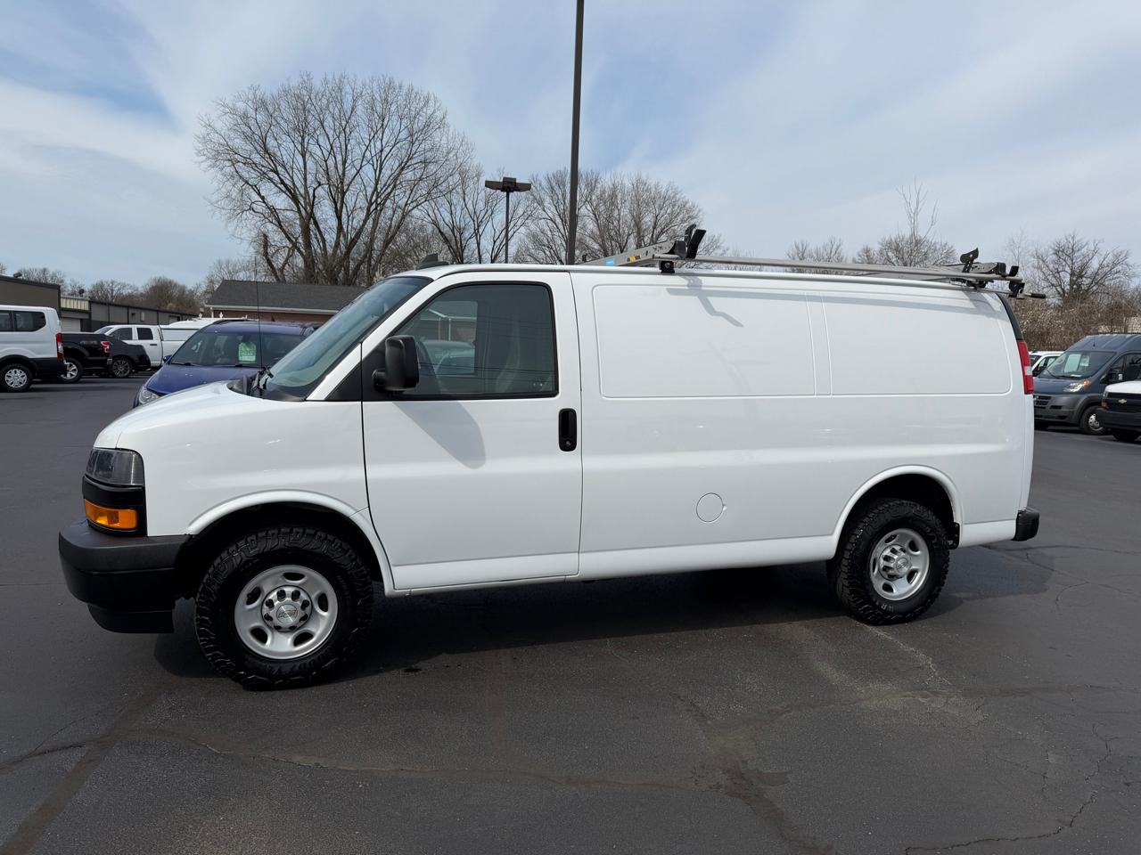 Chevrolet Express Cargo Van RWD 2500 135" 2021