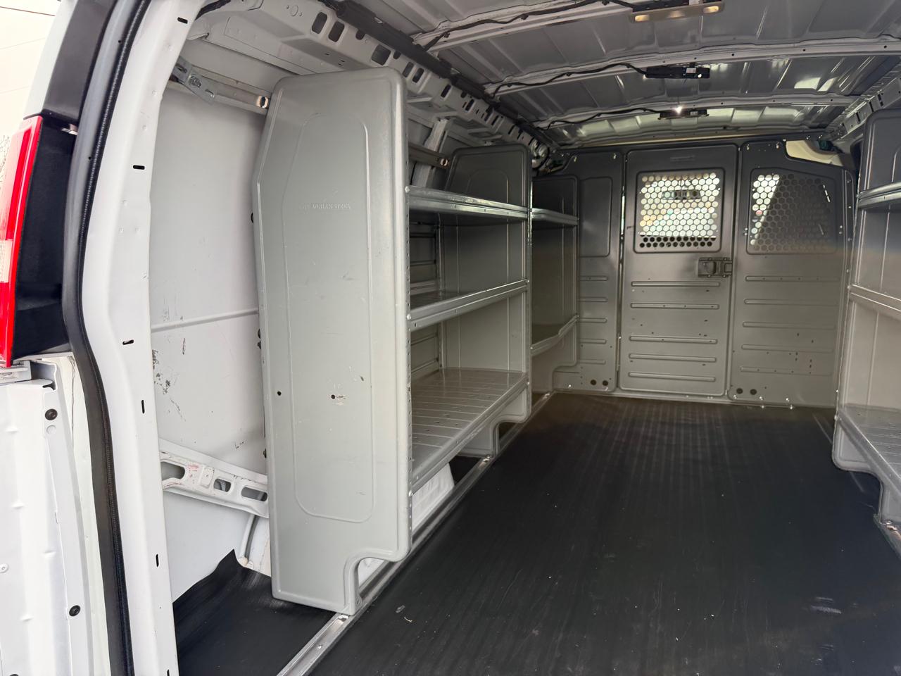 Chevrolet Express Cargo Van RWD 2500 135" 2021