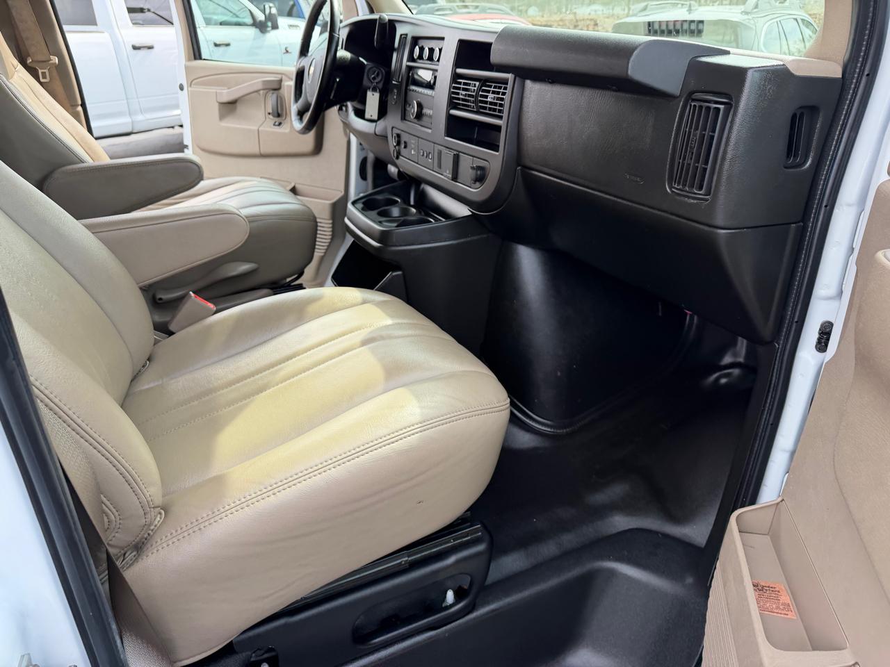 Chevrolet Express Cargo Van RWD 2500 135" 2021