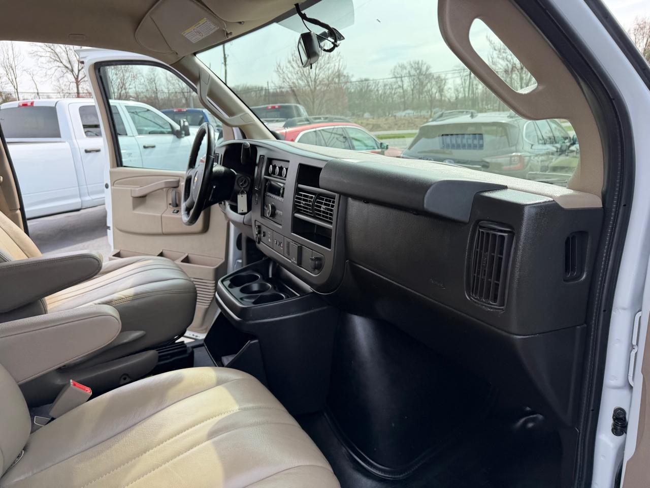 Chevrolet Express Cargo Van RWD 2500 135" 2021