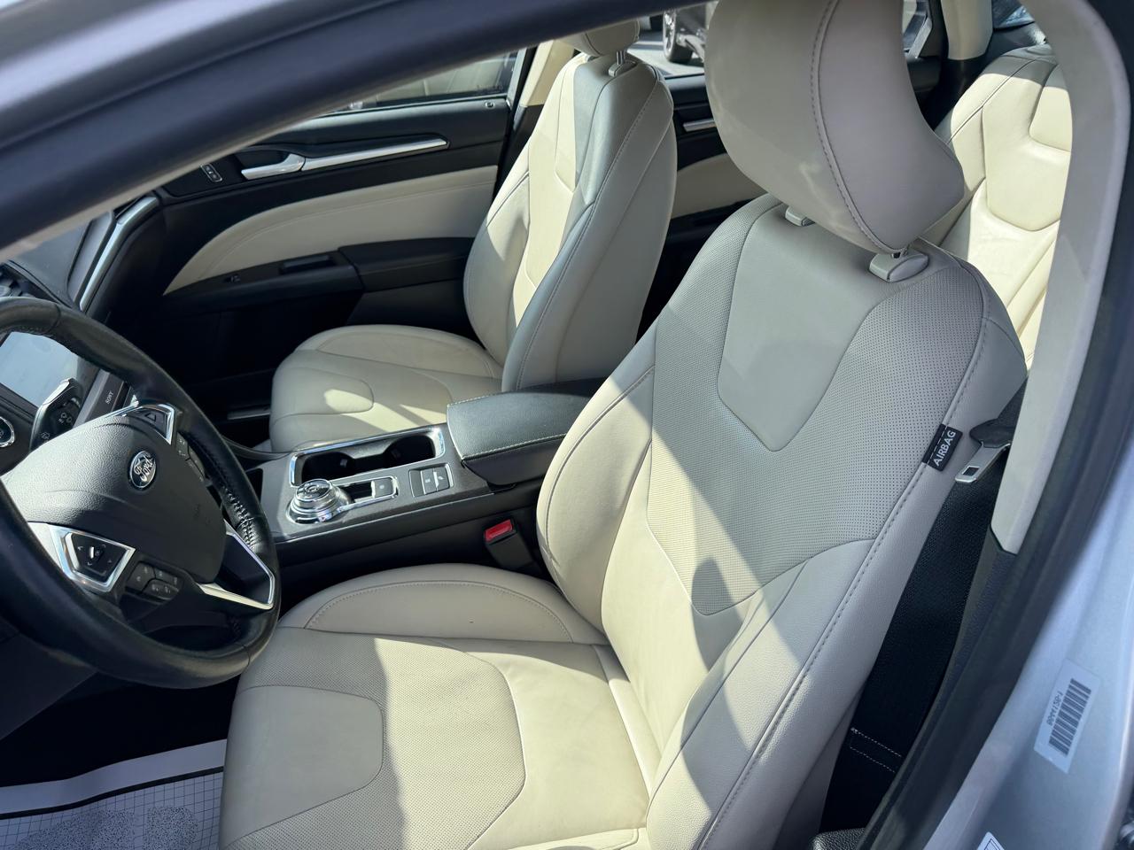 Ford Fusion Hybrid Titanium FWD 2017