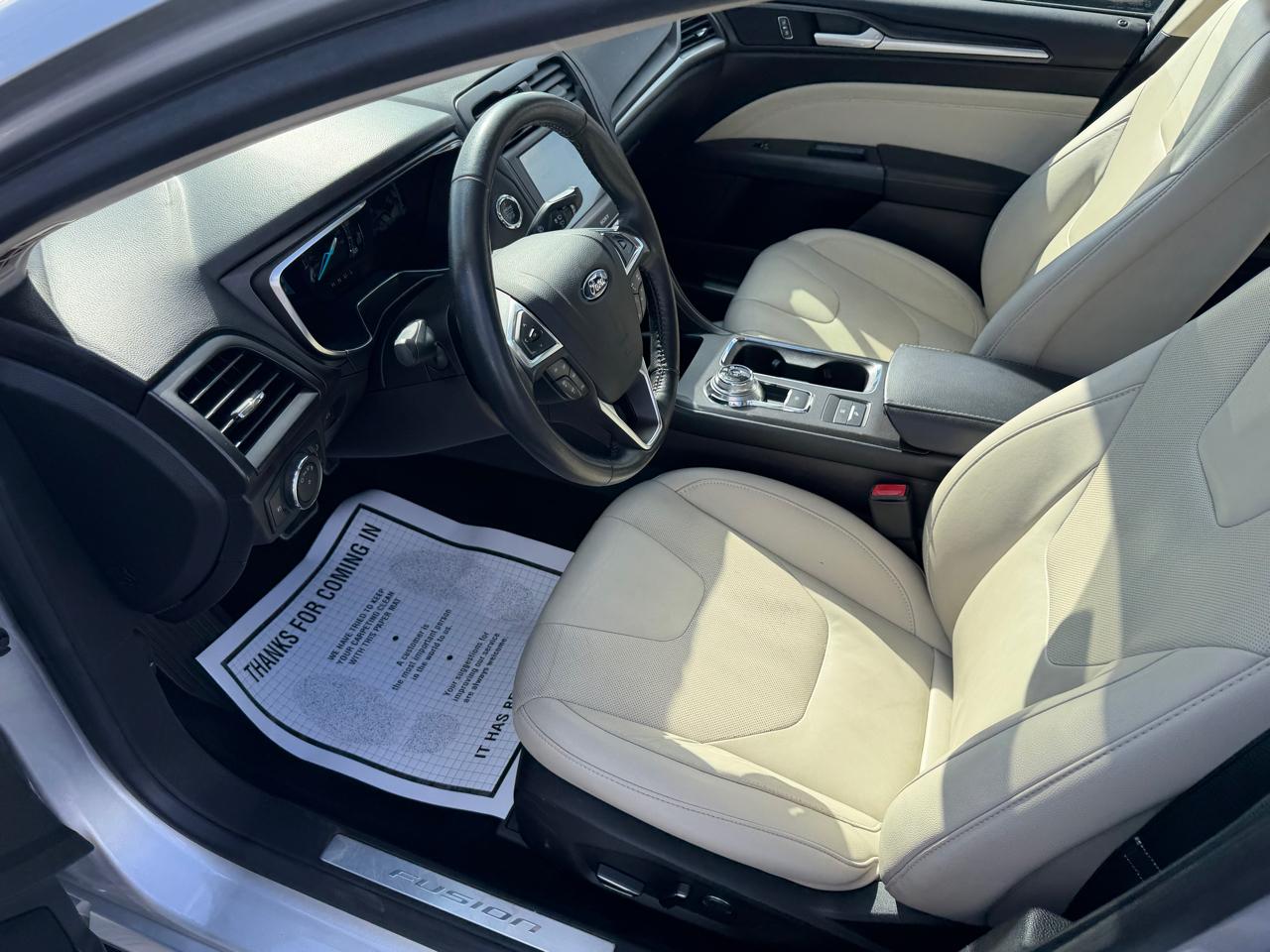 Ford Fusion Hybrid Titanium FWD 2017