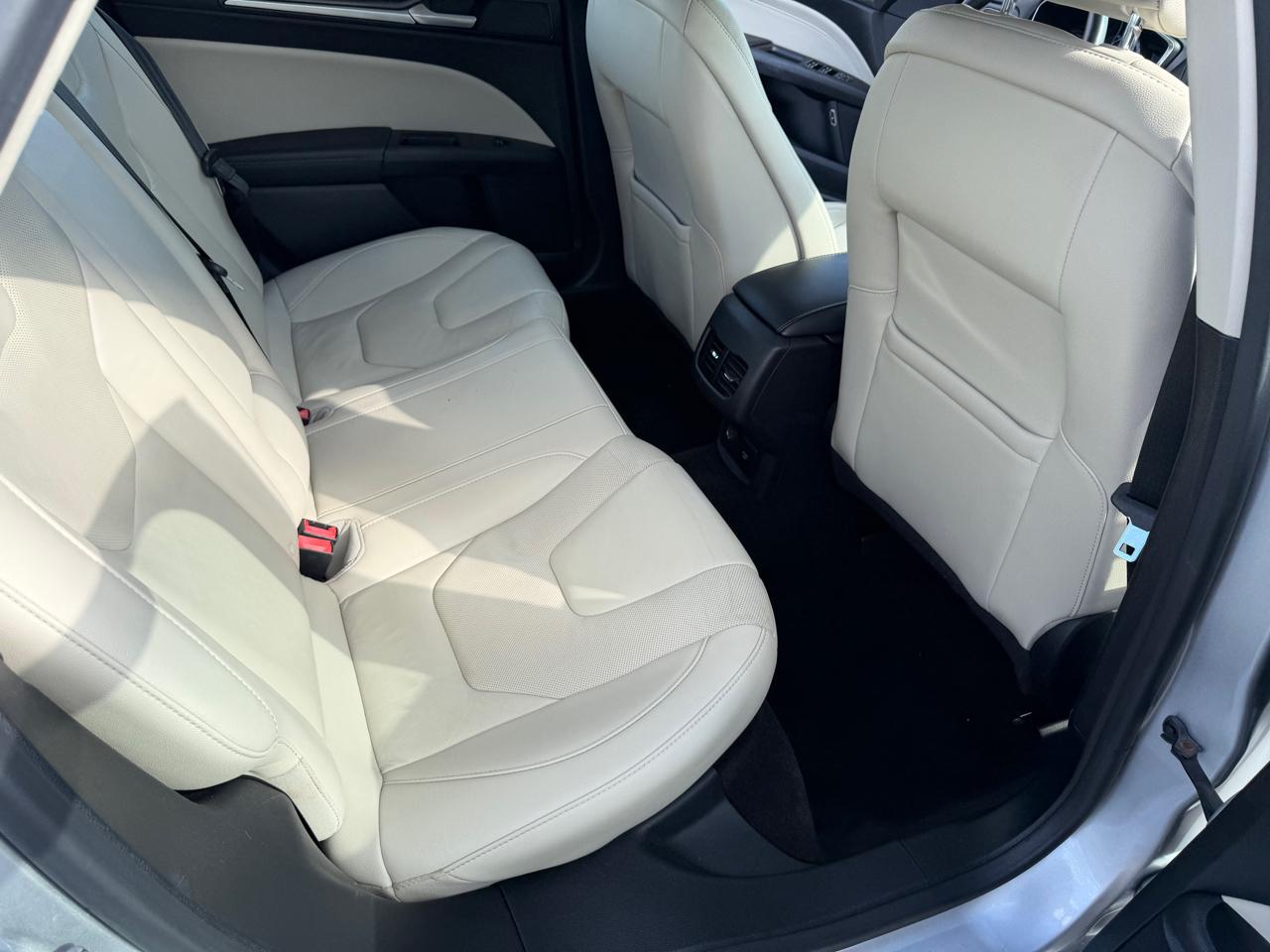 Ford Fusion Hybrid Titanium FWD 2017