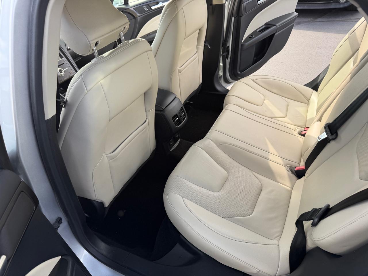 Ford Fusion Hybrid Titanium FWD 2017