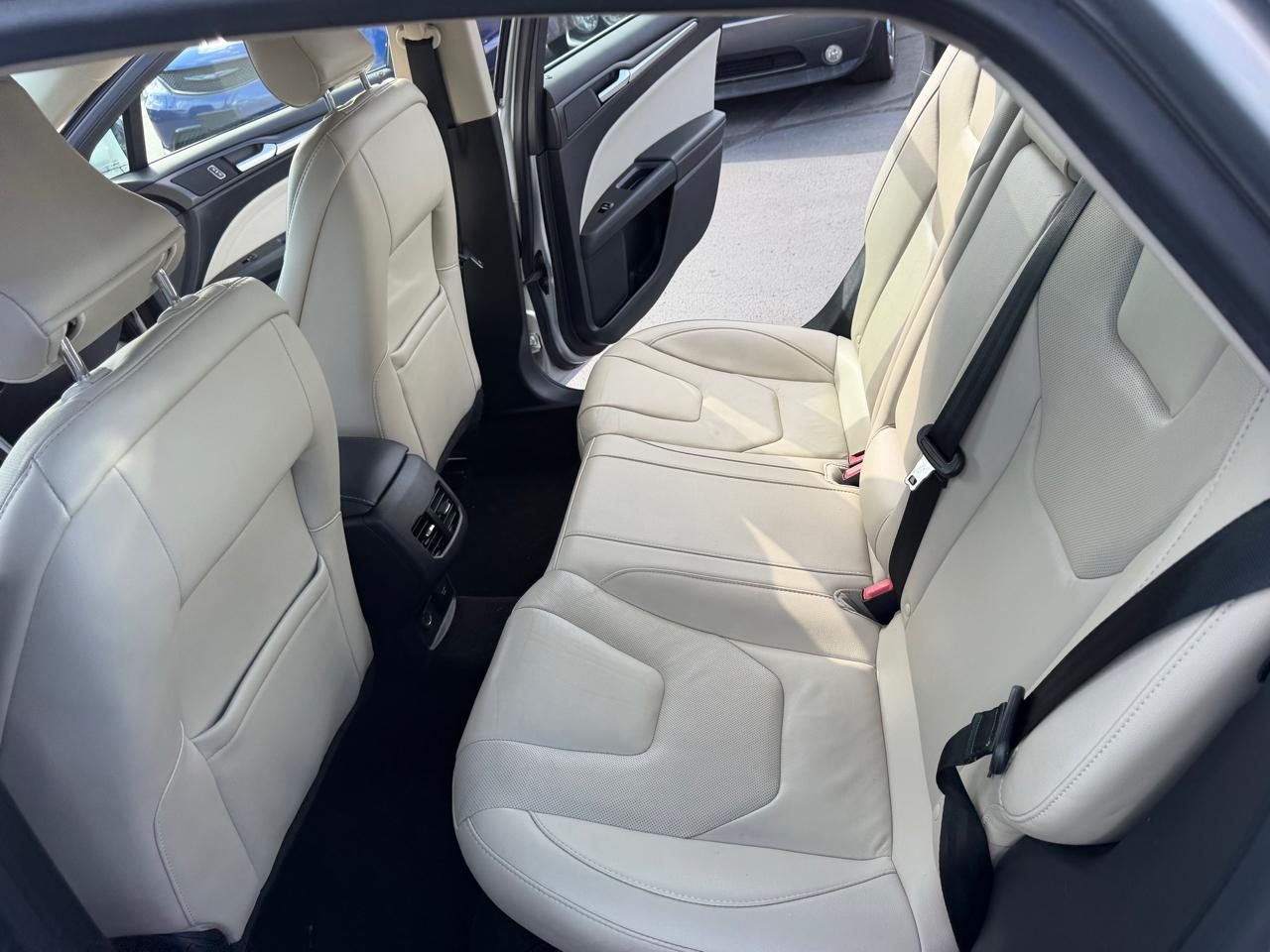 Ford Fusion Hybrid Titanium FWD 2017