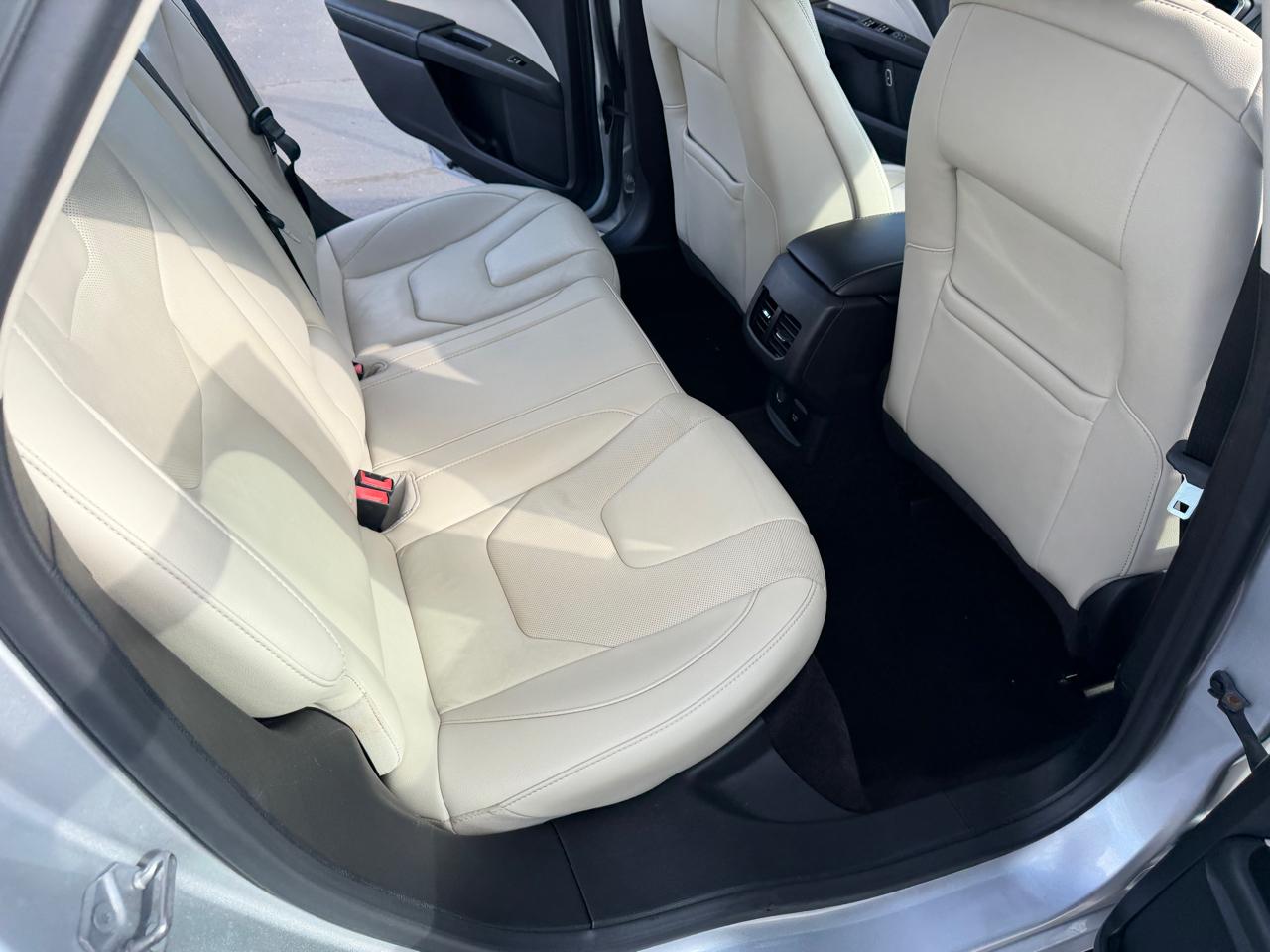 Ford Fusion Hybrid Titanium FWD 2017