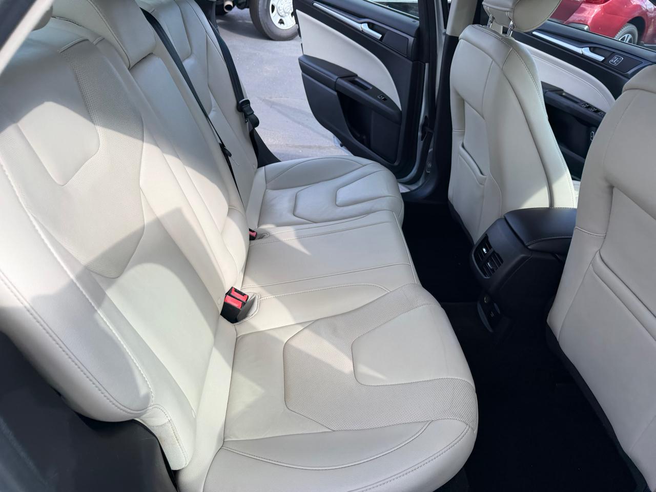 Ford Fusion Hybrid Titanium FWD 2017