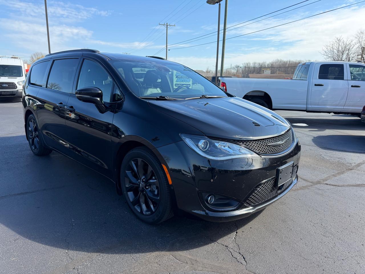 Chrysler Pacifica Limited FWD 2019