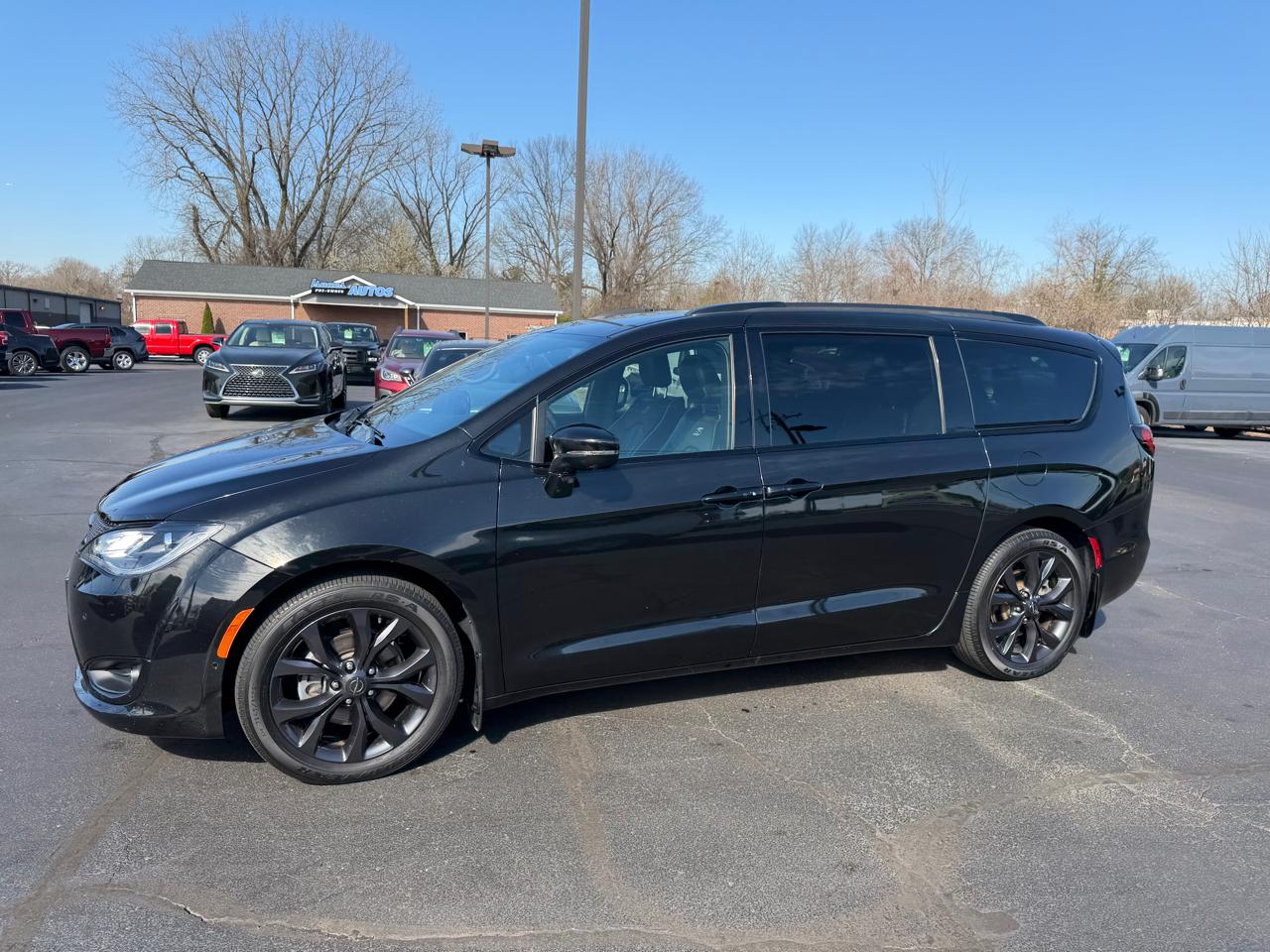 Chrysler Pacifica Limited FWD 2019