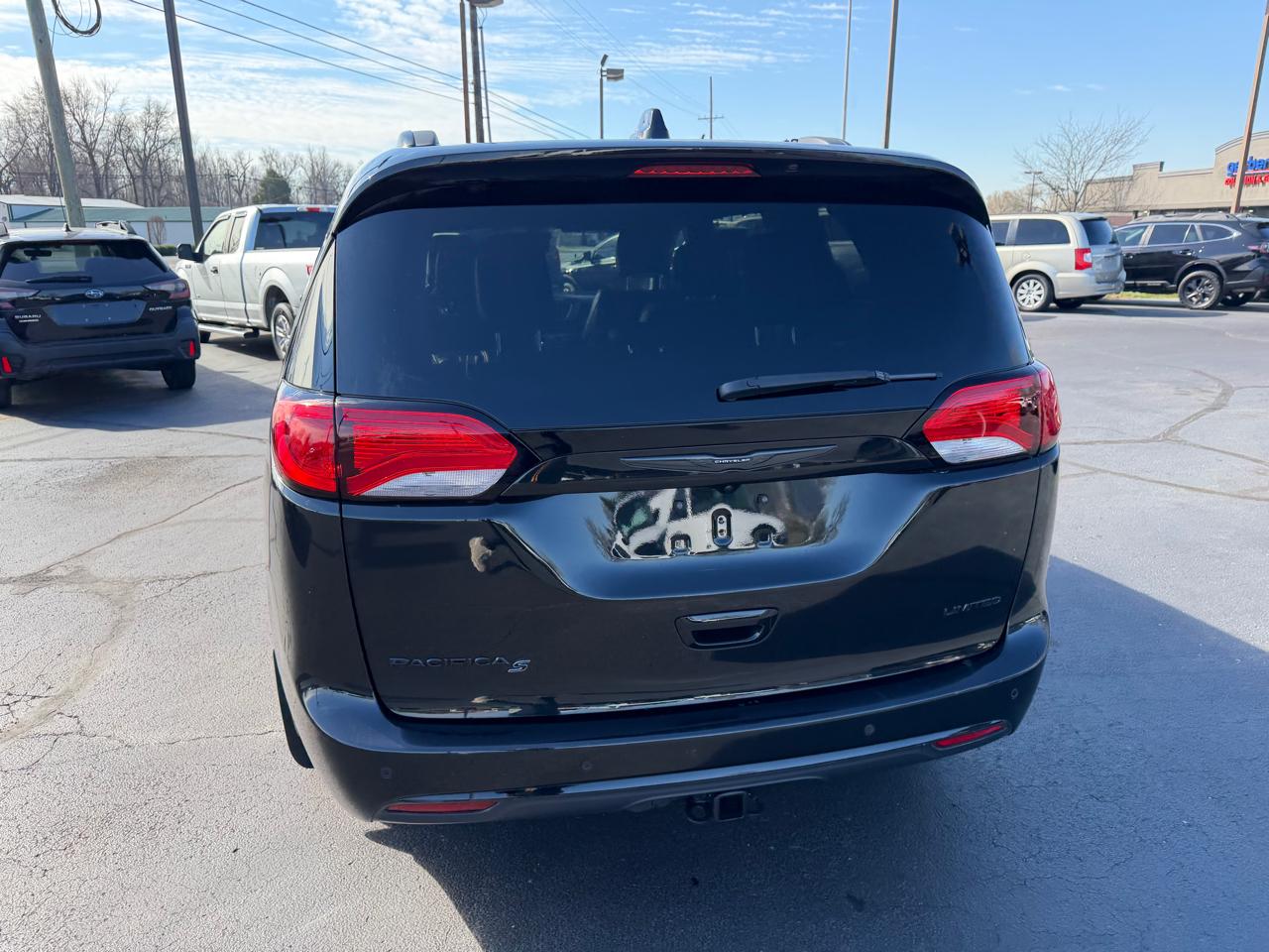 Chrysler Pacifica Limited FWD 2019