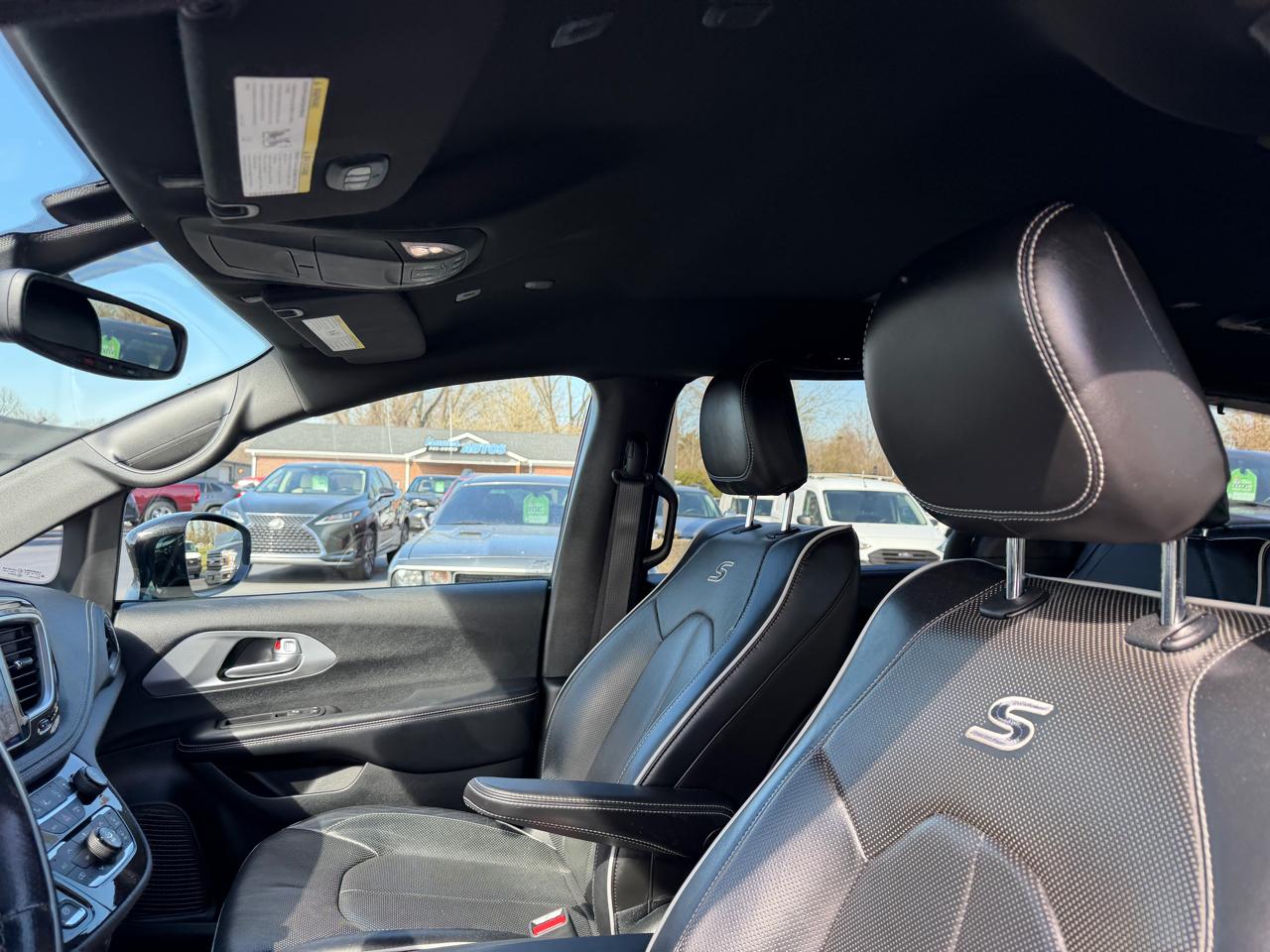 Chrysler Pacifica Limited FWD 2019