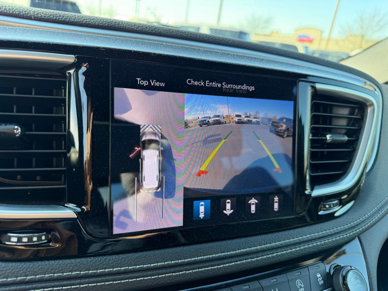 Chrysler Pacifica Limited FWD 2019