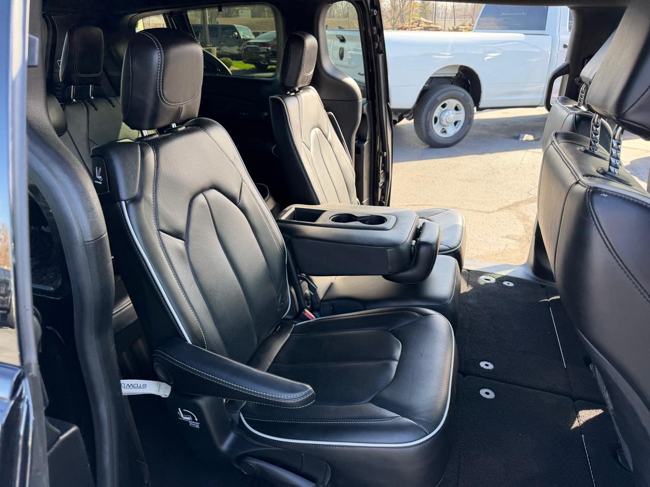 Chrysler Pacifica Limited FWD 2019