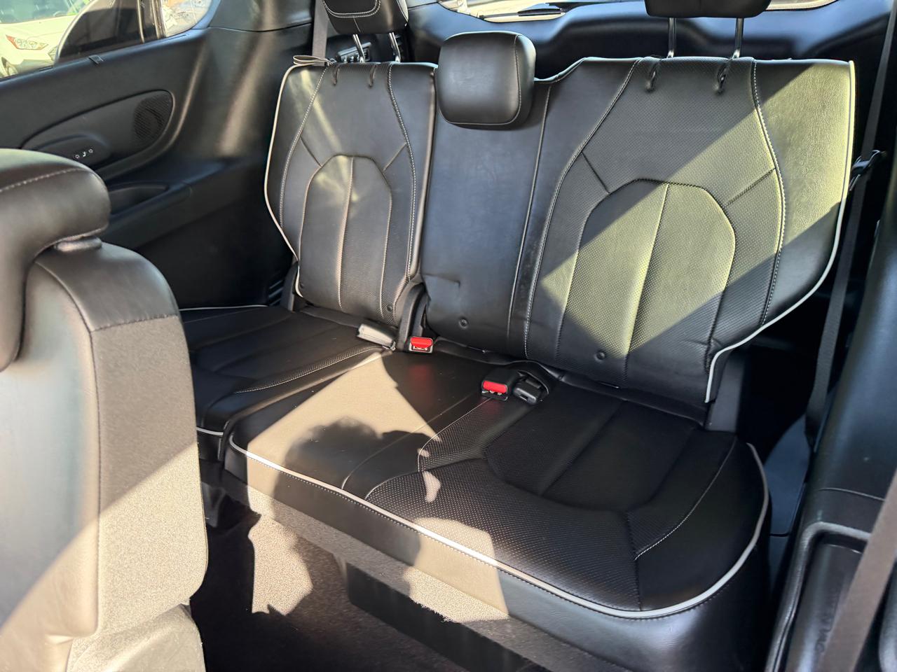 Chrysler Pacifica Limited FWD 2019