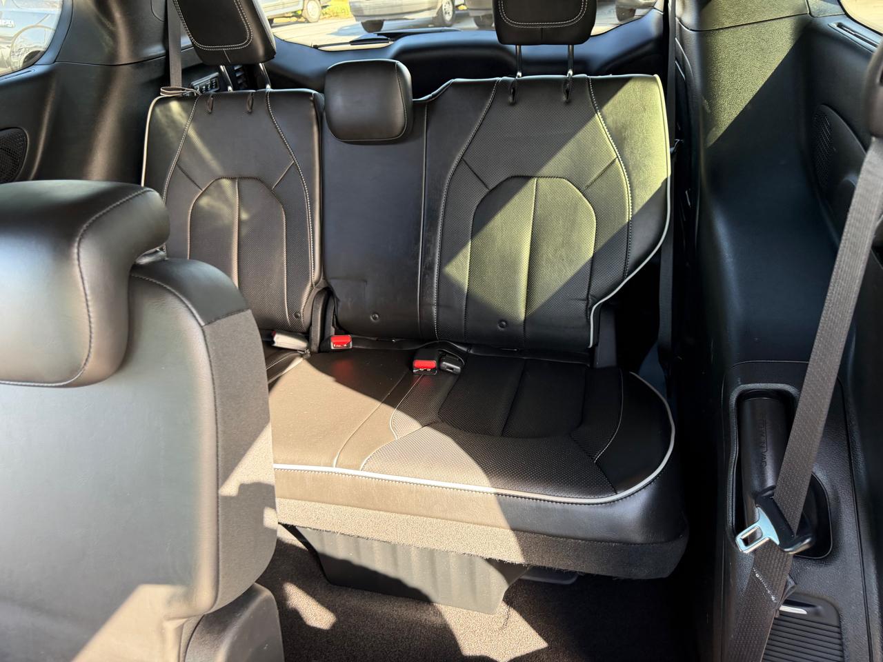 Chrysler Pacifica Limited FWD 2019